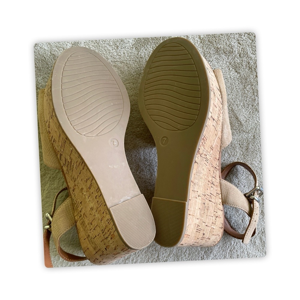 Michael by Michael Shannon Cork Wedge Sandals Womens 7 Tan Suede - Picture 6 of 7